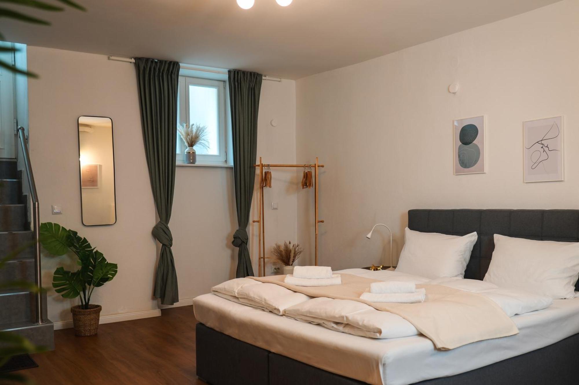 Global Living - Design Apartment I Central I Beamer I Kitchen I Terrace I Berlin Bagian luar foto