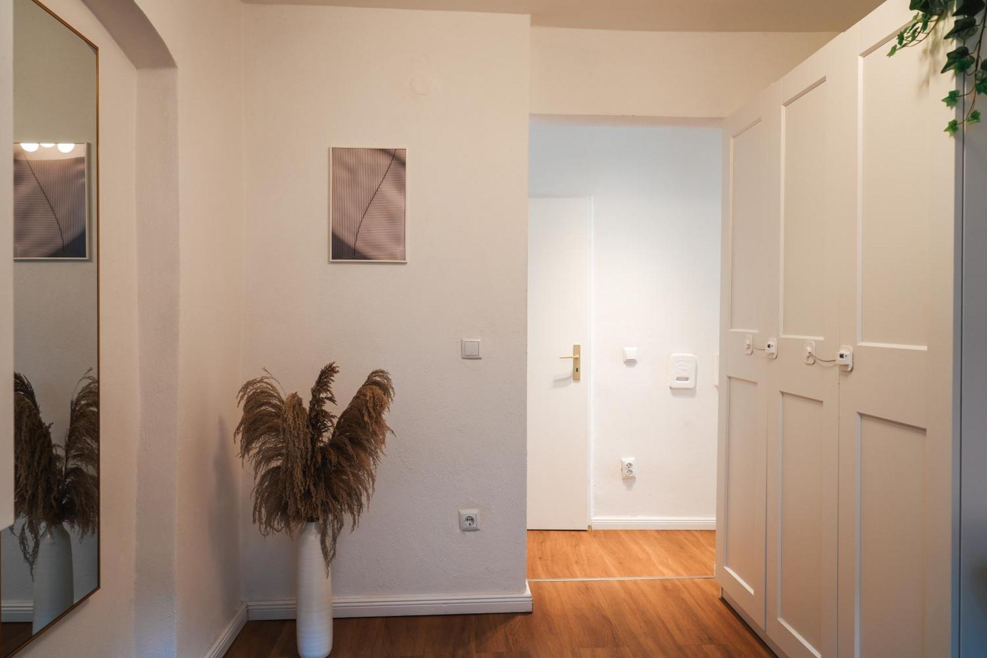 Global Living - Design Apartment I Central I Beamer I Kitchen I Terrace I Berlin Bagian luar foto
